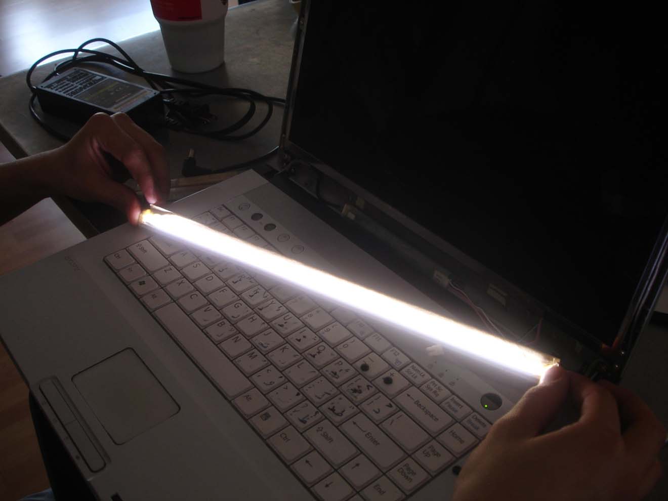 Замена и ремонт подсветки экрана ноутбука в Калининграде